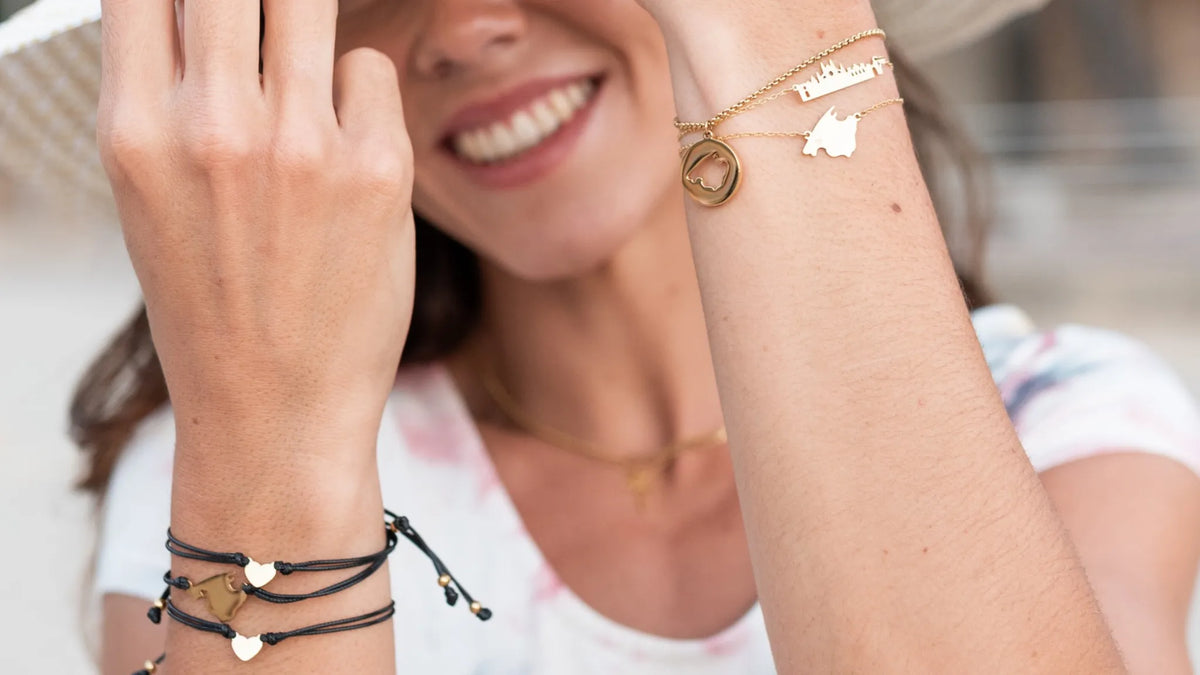 pulsera con medalla
